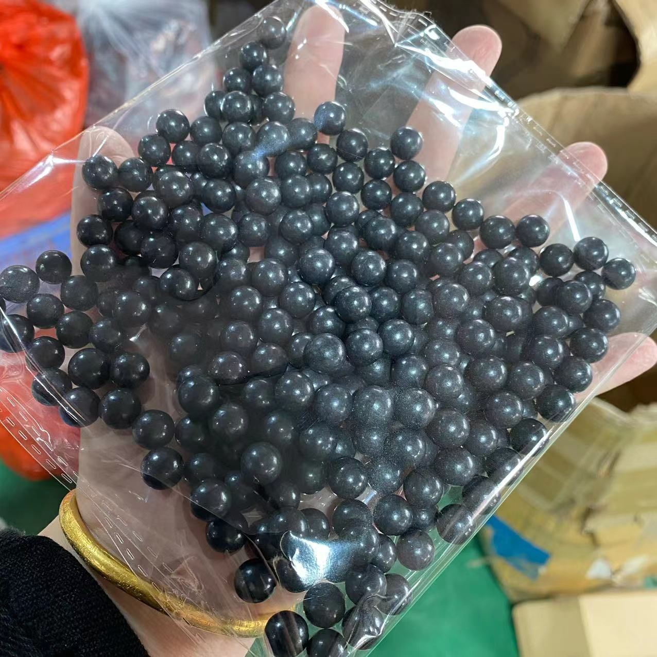 スリングショット 動物撃退器 害獣・害虫対策器 狩猟用 天然木製スリングショットゴムバンド 替えゴム と粘土弾100 3色展開 大人向け屋外スポーツゲーム兼用カタパルト 1個セット ショット スリング パチンコ パチンコ銃 ファルコン